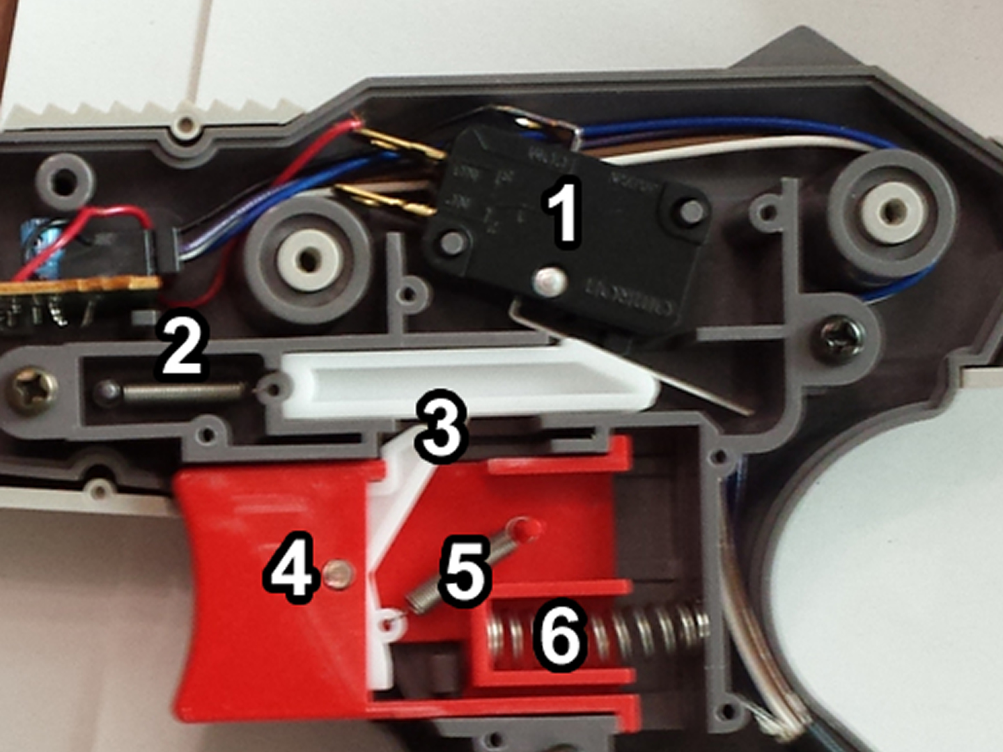 Internals of the Nintendo Zapper